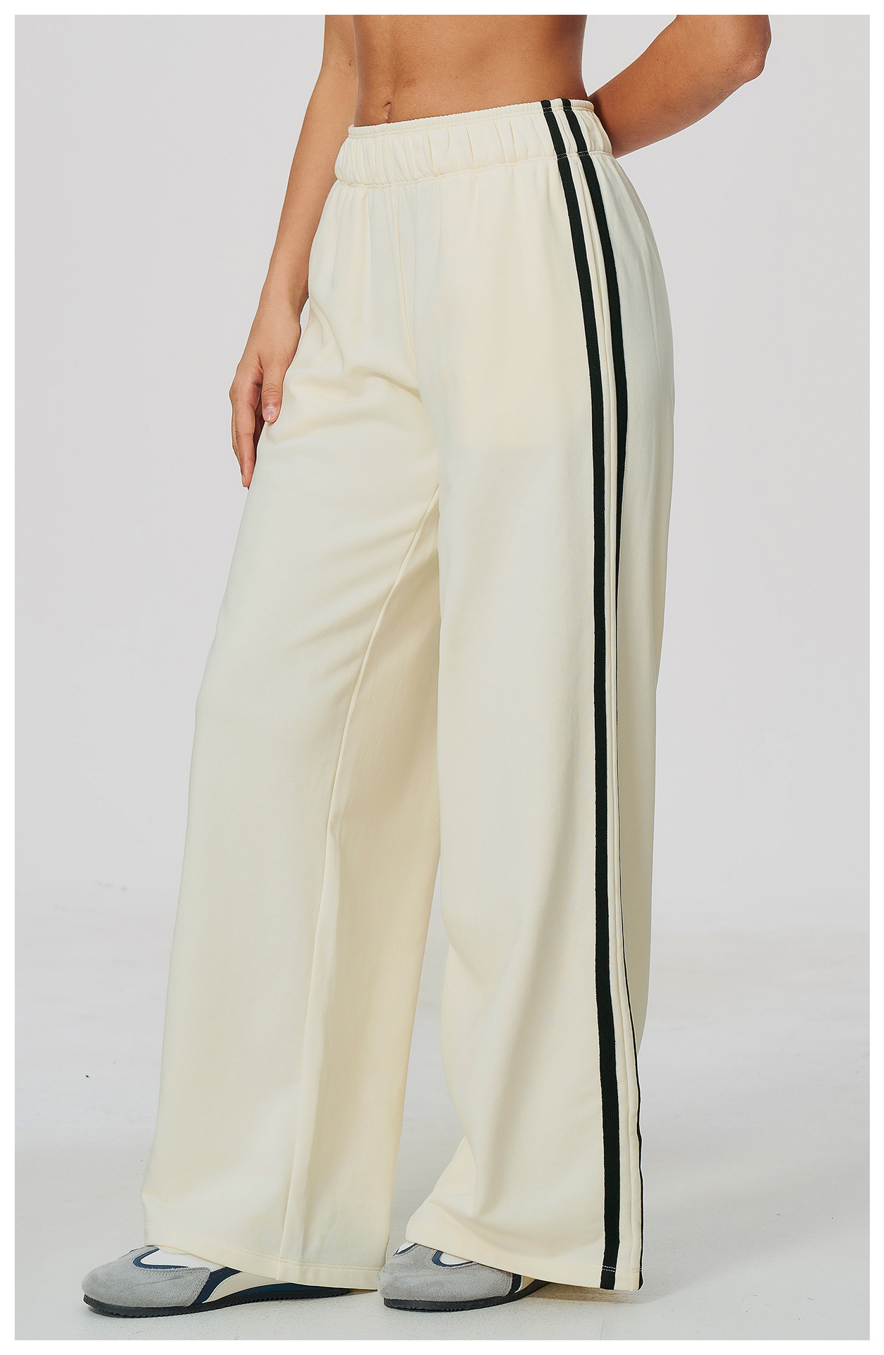 Color-Block Plus-Size Activewear Pants: closure, strap or waistband adjustment reference