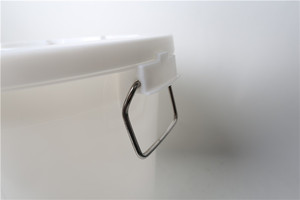 <span class=keywords><strong>Grossiste</strong></span> OEM Vente directe en usine Seau à eau en <span class=keywords><strong>plastique</strong></span> blanc pour le bain avec couvercle et poignée - Product Image 4