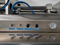 Machine de remplissage de bouteilles semi-automatique avec trémie en acier inoxydable 304 pour miel, pâte, sauce, crème cosmétique