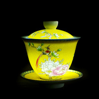 Set Teh Kung Fu Tiga Harta Karun Berlapis Emas, Dilukis Tangan dengan Motif Bunga Pastel, Porselen Dehua, Mangkuk Berpenutup, Modern Minimalis