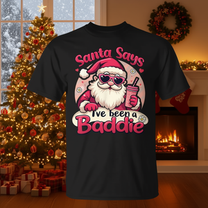 Camiseta navideña con la frase Santa Says Ive Been A Baddie para mujeres y hombres, camiseta divertida para las fiestas - Product Image 3