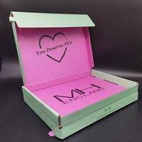 Boîtes d'expédition personnalisées en carton kraft brun avec gaufrage, emballage pliable en carton ondulé recyclable pour les entreprises de vente en ligne