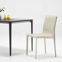 Chaise de salle à manger en cuir de selle minimaliste italienne Chaise en cuir de restaurant Chaise simple de concepteur d'hôtel nordique de haute qualité