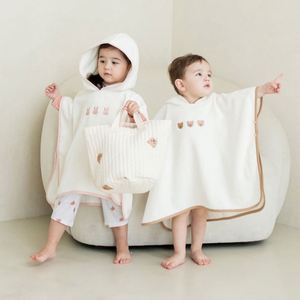 Serviettes Poncho pour Enfants en Tissu 100% Coton, Couleur Unie, Carrées, Personnalisables, Confortables, Douces pour la Peau, Très Absorbantes, Vente en Gros - Product Image 1