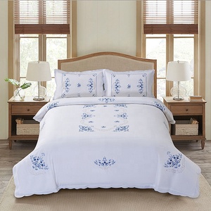 <span class=keywords><strong>Housse</strong></span> <span class=keywords><strong>de</strong></span> <span class=keywords><strong>couette</strong></span> en coton <span class=keywords><strong>de</strong></span> luxe, ensemble 3 pièces, blanc avec broderie bleue, travail <span class=keywords><strong>de</strong></span> découpe délicat, King/Queen, douce, respirante, literie - Product Image 6