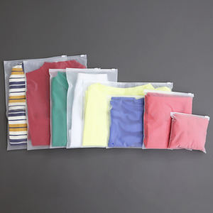 Bolsa con Cierre de Material LDPE Reciclable, Cierres de Lujo con Válvula, Diseño Colorido para Almacenamiento de Ropa - Product Image 3