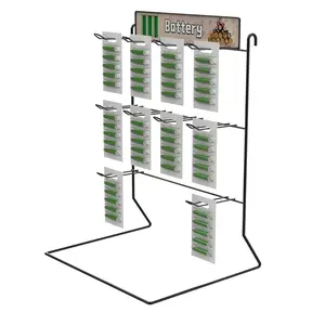 柜台顶部金属丝架安装蓄电池展示架，带挂钩悬挂