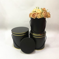 Boîtes en papier rigide de luxe de couleur unie, cylindriques, avec bordure dorée en relief pour les bouquets de la Saint-Valentin, arrangements floraux