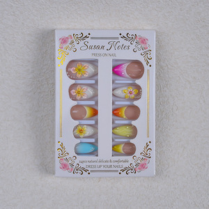 Ongles Press-On Courts 3D à Fleurs Colorées Style Français, Tendance Européenne et Américaine, pour Doigts, Boîte de 24 Pièces - Product Image 3