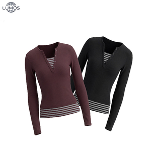 Ensemble <span class=keywords><strong>pull</strong></span> décontracté coréen deux pièces en gros – Haut tricoté simple à <span class=keywords><strong>col</strong></span> en <span class=keywords><strong>V</strong></span> et manches longues, rayé, avec logo personnalisé pour l'automne - Product Image 3