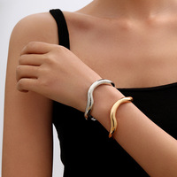 Ensemble de bracelets manchette irréguliers en or massif, style minimaliste géométrique ondulé, pour superposition, bijoux tendance INS