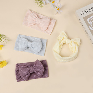 Diadema de encaje de doble capa para bebé, turbante suave y elástico con lazo, protege la fontanela, accesorios ligeros para el cabello de bebés recién nacidos. - Product Image 1