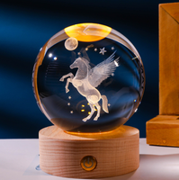 Système solaire étoile en cristal sculpté 3D de Kanlong Lampe de table OEM Base en bois Cadeau pour enfants Décoration de chambre Lumière LED de nuit