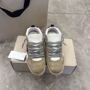 รองเท้าดีไซน์คลาสสิก กันลื่น ทนทาน น้ำหนักเบา ระงับกลิ่น รุ่นดาวห้าแฉกแบบปรับแต่งได้ รองเท้าบอร์ดคุณภาพสูงสุด - Product Image 3