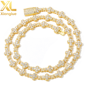 Élégant Bracelet Hip-Hop Unisexe en Zircon Étoile Croisée de 10 mm, Bijou de Luxe Polyvalent Style Cubain - Product Image 3