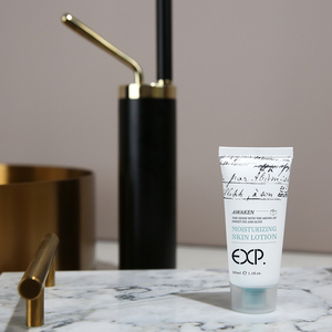 Livraison gratuite de Mini étiquettes personnelles pour invités, fournitures de salle de bains, Vegan organique, éclaircissant la peau naturelle, Lotion de corps pour hôtel, vente en gros - Product Image 5