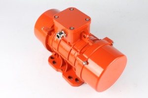 Moteur de vibration bipolaire AC triphasé pour les séchoirs à lit fluidisé vibrant Application industrielle - Product Image 4