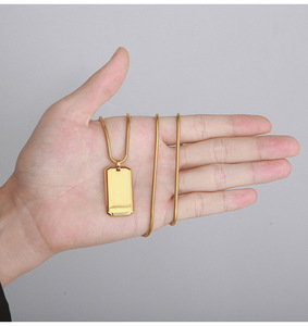 Edelstahl Geometrischer Hundemarken-Anhänger Halskette 18K Vergoldete Schlangenkette Gravierbarer Militär-ID-Anhänger Hip-Hop Herrenschmuck - Product Image 4