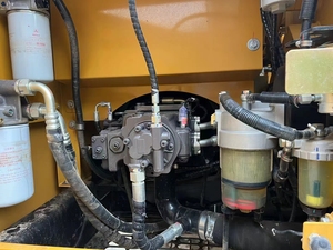 Excavatrice Sany SY135C Pro 14 tonnes d'occasion en usine | Certifiée OEM | Pelle hydraulique sur chenilles d'occasion pour la formation des opérateurs - Product Image 6