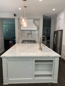 Dalle de quartz Calacatta Dome C001 – Design à veines fines de qualité supérieure avec une élégance intemporelle - Product Image 2
