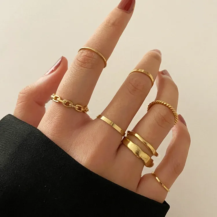 ขายส่งแหวนแฟชั่นชุดแหวนชุบทองสำหรับผู้หญิงโลหะวงกลมแหวนสนับมือเครื่องประดับอินเทรนด์2022