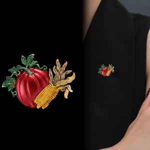 Broche Halloween personnalisée en forme de maïs <span class=keywords><strong>et</strong></span> de citrouille, avec effet goutte d'huile, motif fruits <span class=keywords><strong>et</strong></span> légumes, pour vêtements, cardigan, épingle anti-reflet - Product Image 3