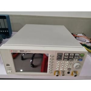 Analyseur HP/Keysight N9322C 9kHz - 7 GHz avec source TG - Product Image 3