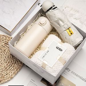 Juego de Regalo 3 en 1 Personalizado para San Valentín, Día de la Madre, Cumpleaños, Recuerdo con Taza, Toalla y Caja de Regalo para Mujeres y Damas de Honor - Product Image 6