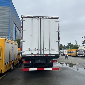 HOWO New Diesel <strong>Lorry</strong> <strong>for</strong> Animal Transport-chicken Pigs Live Poultry Carrier Truck - Product Image 6