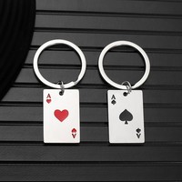 Vente en gros de porte-clés KAYCHAIN en acier inoxydable Porte-bonheur en forme de coeur Breloques de sac Accessoires de mode pour jouer aux cartes de poker
