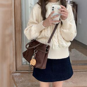 Sac fourre-tout bandoulière grande capacité en PU pour femme Maillard, nouvelle collection automne-hiver, design mat contrastant et rembourré - Product Image 4