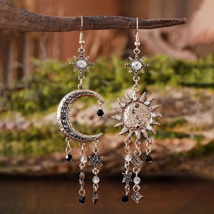 Güneş Ay Asimetrik Sallantılı Küpeler Vintage Kristal Püsküllü Damla Küpeler Boho Göksel Tarz Takı Kadınlar İçin Partiye Uygun - Product Image 1