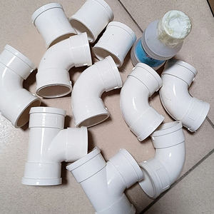 Coudes standard en plastique 90 et 45 PVC de 1/2 ", 1" et 3 "pour les tuyaux d'alimentation en eau et de drainage - Product Image 2