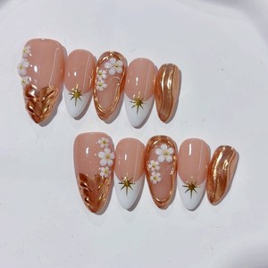 <span class=keywords><strong>Faux</strong></span> <span class=keywords><strong>ongles</strong></span> à presser forme amande, French manucure avec bordure chromée dorée, motif fleur blanche, réutilisables, rose nude - Product Image 2