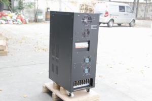 Prostar 3kVA Sistema UPS industrial monofásico Interfaz LCD confiable Energía de respaldo de computadora con batería de larga duración 220V - Product Image 6