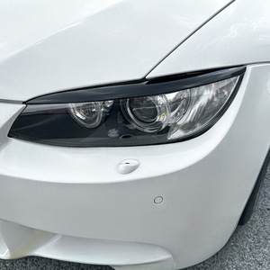 บีเอ็มดับเบิลยู ซีรีส์ 3 E90 E92 E93 ไฟหน้าสติกเกอร์คิ้วสีดำเปียโนคาร์บอนไฟเบอร์เท็กซ์เจอร์กาวสติ๊กเกอร์ติดรถยนต์ 2005-2012 - Product Image 1