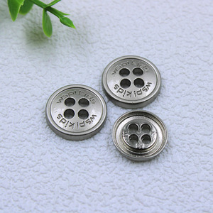 Custom Logo Classic Round Alloy Metal 4 Holes Knoop Zilver 12Mm 15Mm 17Mm Vier Gaten Naaien Knopen Voor Shirts Jas Broek - Product Image 3
