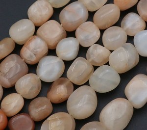 ลูกปัดหินมูนสโตนสีพีชธรรมชาติทรงหยดน้ำ ขนาด 12.5 นิ้ว - Product Image 2