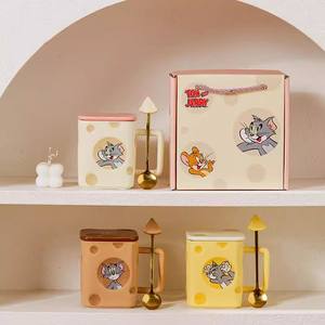 Taza de Cerámica Tom y Jerry con Diseño de Queso y Asa, Perfecta para Regalos, Primavera 2025 - Product Image 2