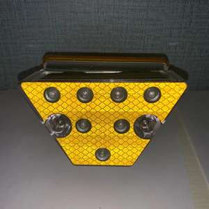 Traffic <span class=keywords><strong>Road</strong></span> Guardrail reflectante solar reflectante trapezoidal delineador luz intermitente <span class=keywords><strong>reflector</strong></span> solar delinator - Product Image 6