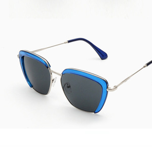 Jamie 5966 Metal Gradient Sunglasses Unisex Gold Frame UV400 Protection - Product Image 4