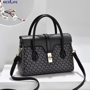 2025 Fall/Winter European American <strong>Retro</strong> Fashion Women's Handheld <strong>Tote</strong> Bag New Style Messenger Shoulder Bag - Product Image 4