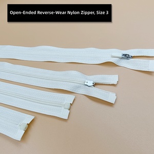 Disponibile <span class=keywords><strong>Cerniera</strong></span> in Nylon N. 3 Bianca Autoadesiva <span class=keywords><strong>con</strong></span> Protezione Solare, 56 cm, a <span class=keywords><strong>Molla</strong></span>, <span class=keywords><strong>con</strong></span> Estremità Aperta, per Abbigliamento - Product Image 2