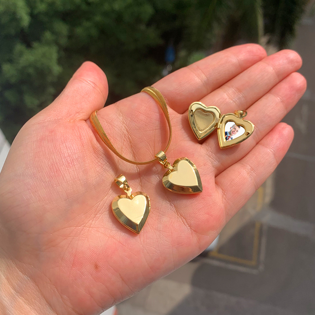 Wholesale Custom Gold Plated Brass Love Open Picture Frame Photo Enamel Oval Heart Locket Pendant Necklace