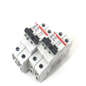 Interruttore Automatico Originale di Marca PLC <span class=keywords><strong>2</strong></span> S202U-K8 a CIRCUIT BREAKER S202UK8 - Product Image 1