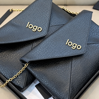 Pochette de soirée élégante en cuir PU grainé de luxe pour femme avec chaîne, sac à bandoulière, sac à rabat, vente en gros