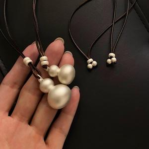 Collar Retro Chino de Plata Pura S925 para Mujer, Nuevo Diseño Geométrico con Esmeralda, Estilo Nicho y de Alta Gama con Sensación de Lujo Ligero - Product Image 4