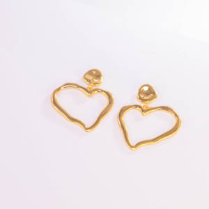ต่างหูโลหะรูปหัวใจแบบเรโทรทันสมัย เรียบง่าย ไม่สมมาตร ชุบทอง สำหรับสุภาพสตรี เหมาะสำหรับงานปาร์ตี้และวันหยุด - Product Image 5