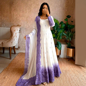Ensemble Anarkali en rayonne brodé blanc et violet avec dupatta, coupe ample, longueur ras du sol, tenue traditionnelle indienne et pakistanaise pour femme - Product Image 1