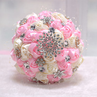 Bouquet de fleurs artificielles en soie pour la mariée, romantique pour la Saint-Valentin, avec des roses en satin modernes, antibactériennes et durables, et une broche.